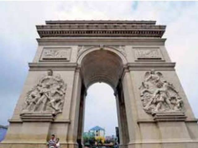 Arc De Triomphe Monument
