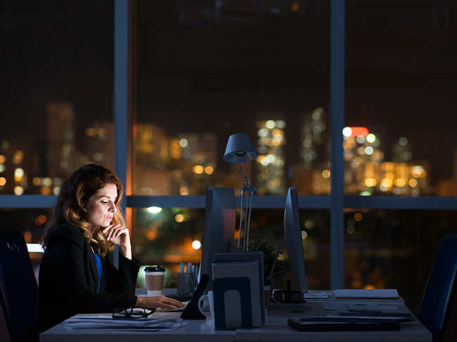 work-office-late-night-women-ThinkstockPhotos-502284438