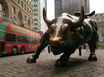 Bull-Wall-Street-