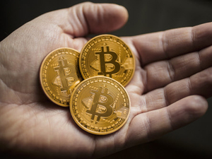 What Is Going On With Bitcoin Today : Bitcoin Down Why Is Bitcoin Price Going Down Here Is A Reason Behind Bitcoin Collapse Bitcoin News Today Smartereum / To hedge against this, many investors seek out what are known as safe haven assets like bitcoin — an asset with a finite and fixed supply.