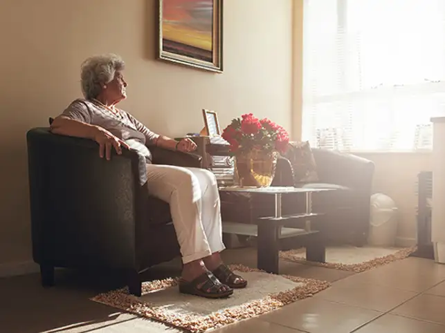 old-elderly-ThinkstockPhotos-579410614