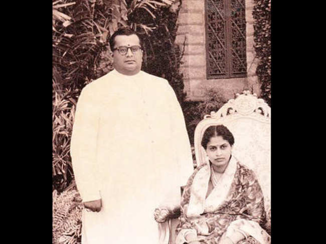 Jayachamarajendra Wadiyar with wife Tripura Sundari Ammanni