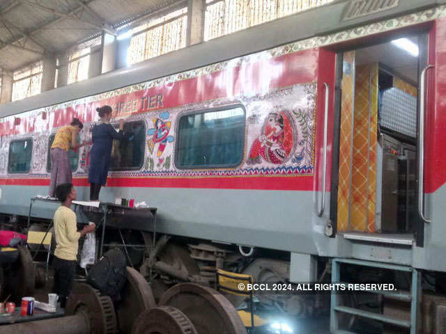 Paintings will now be showcased on trains