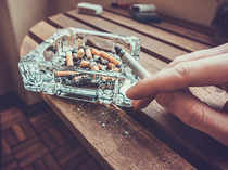 smoking-cigarette-ThinkstockPhotos-534005066
