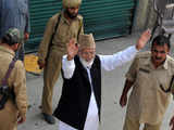 Police arrest  Syed Ali Shah Geelani 