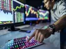 Buzzing stocks: RCom, Suzlon Energy, SBI, AXIS Bank, SAIL