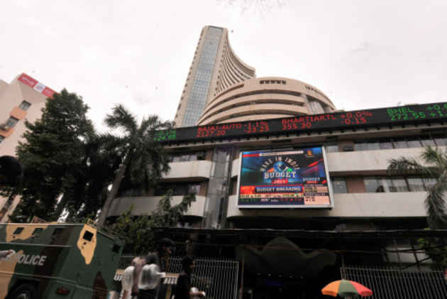 Traders’ Diary: Intraday resistance at 11,410 level