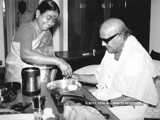 Karunanidhi with wife