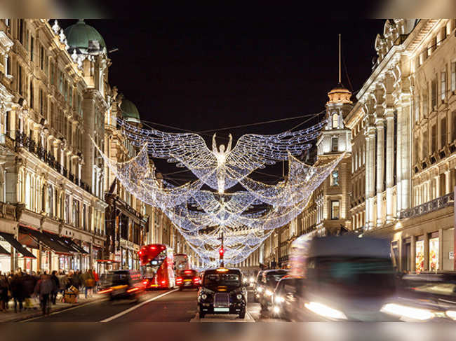 travel-london-christmas-ThinkstockPhotos-627263472