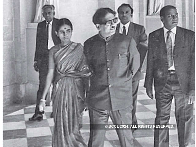 Karunanidhi with wife at Versailles