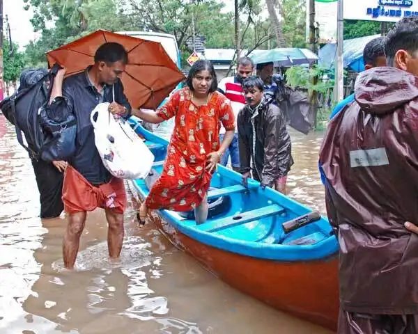 Kerala Rains Kerala Floods Life Comes To A Standstill Rain To Continue For Next 2 Days Kerala Rains Kerala Floods Life Comes To A Standstill Rain To Continue For Next 2 Days