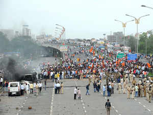 Maratha-bandh-violence-bccl