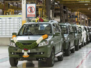 Tata Motors rolls out 1,500th Safari Storme for Indian Armed Forces