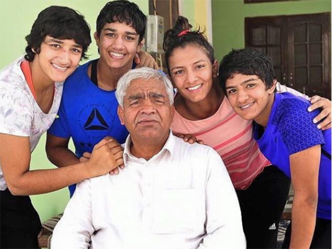 Vinesh Phogat: Geeta Phogat's 'proud moment' while missing Asiad: Dad ...