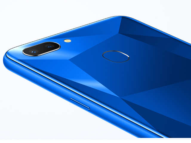 realme front dual camera