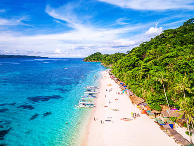 Philippines-beach-travel--GettyImages-685040322