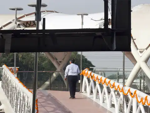 ​Connects