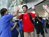 First Apple iPhone 4 customer in Shanghai