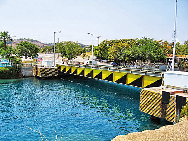 ​​Submersible Bridges, Greece