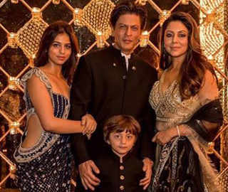 SRK's Diwali Bash Is Family, Friends, Love & All Things Black
