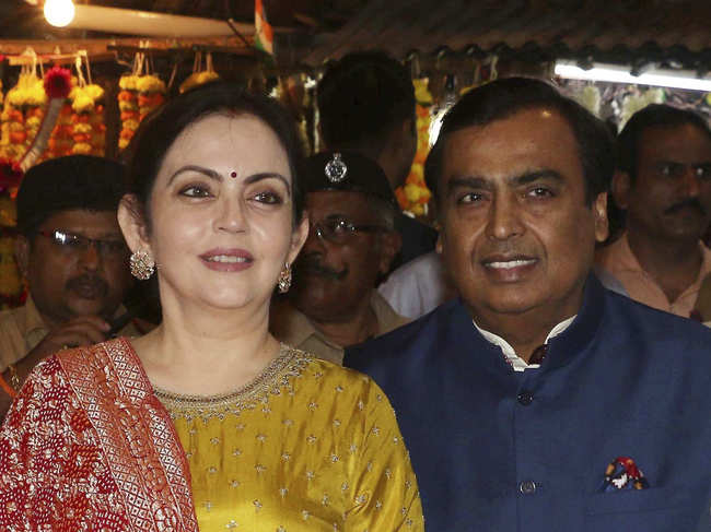 ​​Mukesh Ambani and wife Nita Ambani (L) during their visit to Siddhivinayak temple in Mumbai on October 29, 2018.​