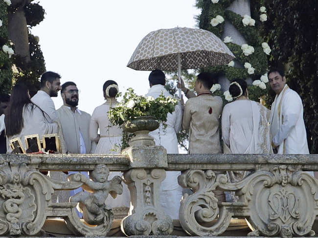 Deepika and Ranveer with guests at their wedding. (Image: AP)