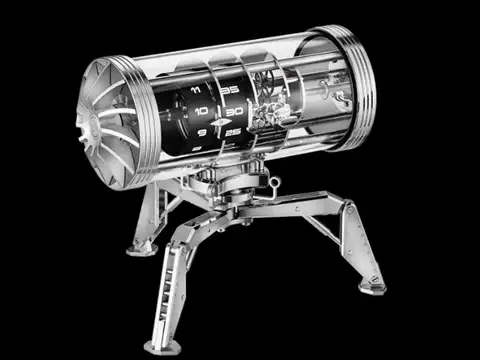 A Mechanical Sculpture That Tells The Time