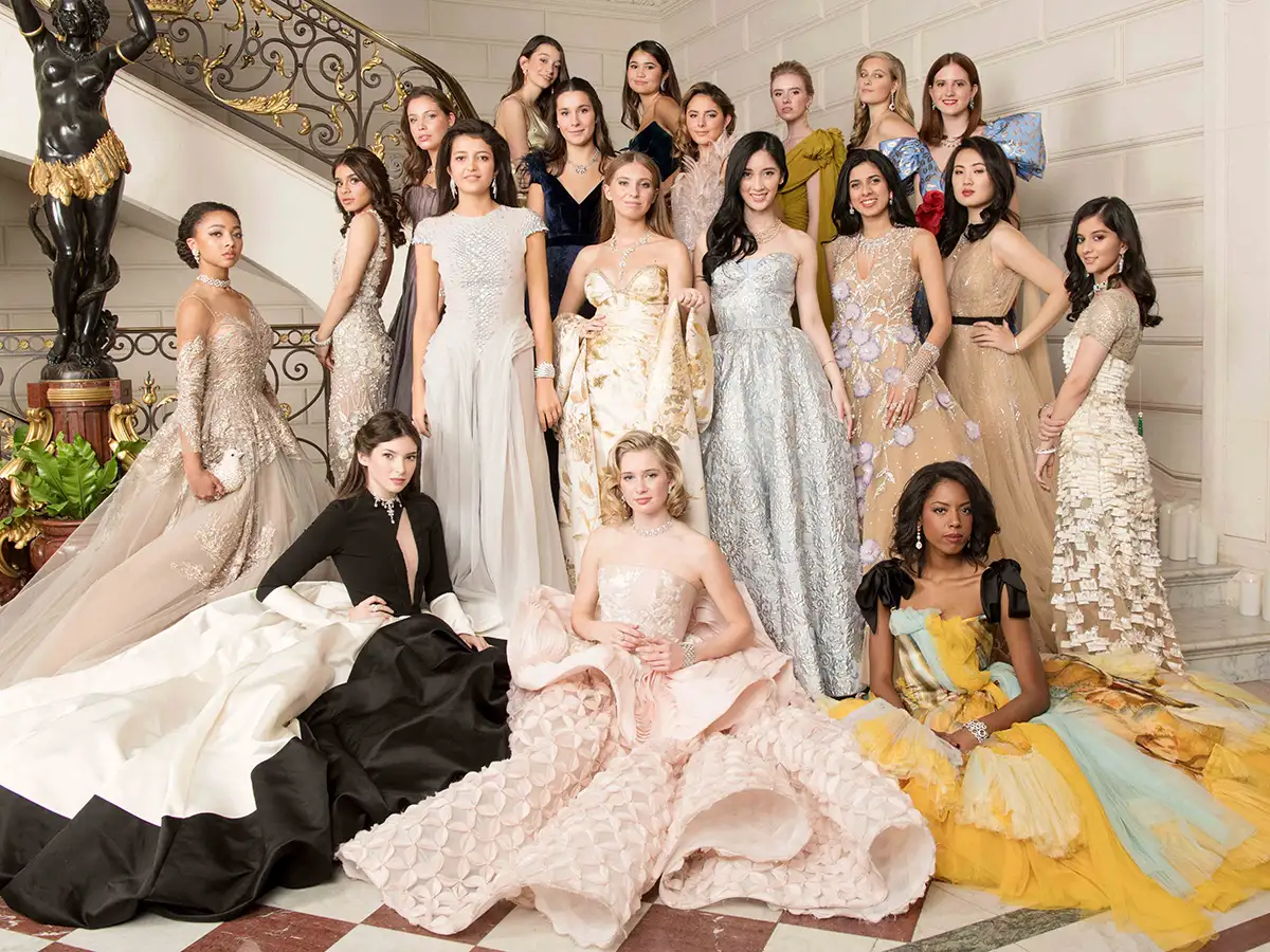 The Royals - A Royal Evening In Paris: Scindia, Birla, Mehta - The Indian  Débutantes At Le Bal | The Economic Times