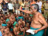 TN farmers arrive with skulls, threaten naked march if stopped from going to Parliament