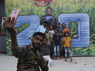 Fans celebrate Thalaivar's '2.0' release