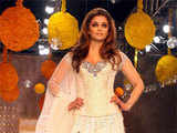 Aishwarya Rai Bachchan walks the ramp for  Manish Malhotra