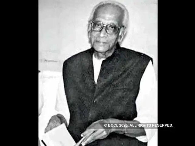 Chakraborty would often stun those around him with his vast knowledge of Bengali linguistics, derivatives and spellings.