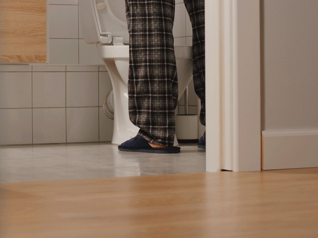peeing-toilet-GettyImages-1