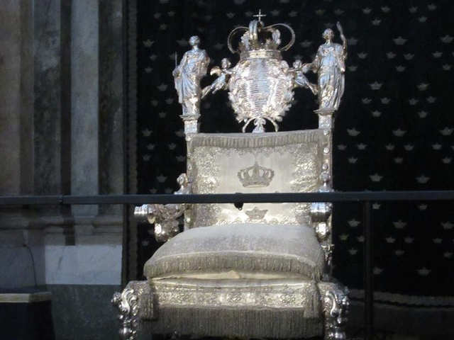 England S Coronation Chair Chrysanthemum Throne 5 Monarchies