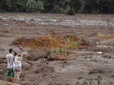 Brazil dam collapse: Hope fades for hundreds missing