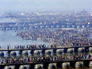 Devotees throng Kumbh for holy dip on Mauni Amavasya