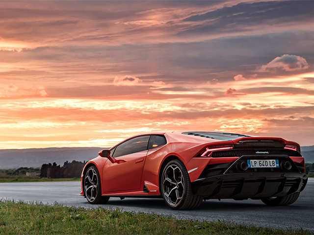 There S A Naturally Aspirated V10 Inside Lamborghini