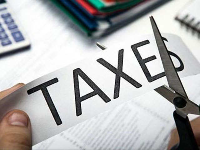 ​Who can hold and get tax benefit on FDs