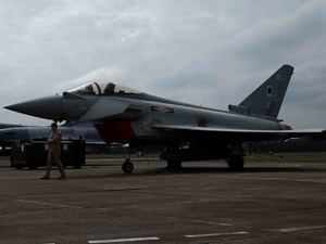 'Unsolicited offer" of 20 pc discount on Eurofighter by EADS had 'factual inaccuracies': MoD to CAG