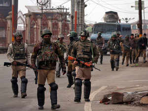 Kashmir tense as nobody says what is going to happen