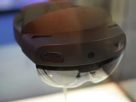 Immersive Mixed Reality Headset