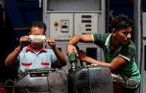 Rupee Dark Days Ahead For Rupee Over Trade Election Jitters Poll - 