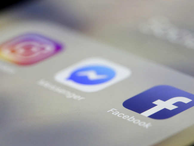 Outage hits Facebook, Instagram users worldwide