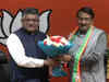 Tom Vadakkan Sr Cong leader joins BJP in presence of Ravi Shankar Prasad