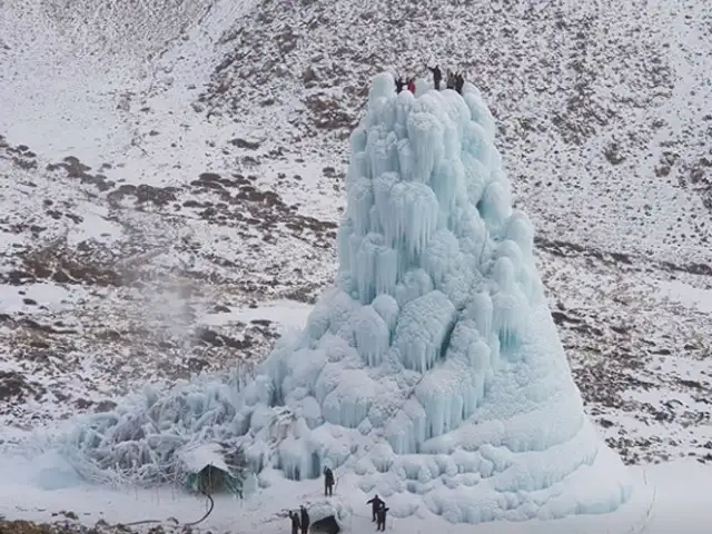Unique 'ice-stupa cafe' attracts tourists in Leh's village - Restaurant ...