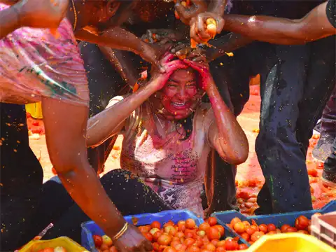 Taking cue from La Tomatina festival