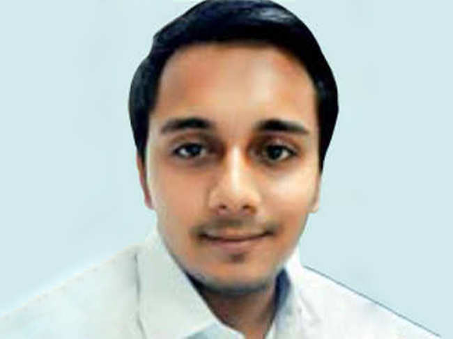 Hitesh Singh: The 22-year-old son of a chauffeur who made it to IIM Ahmedabad