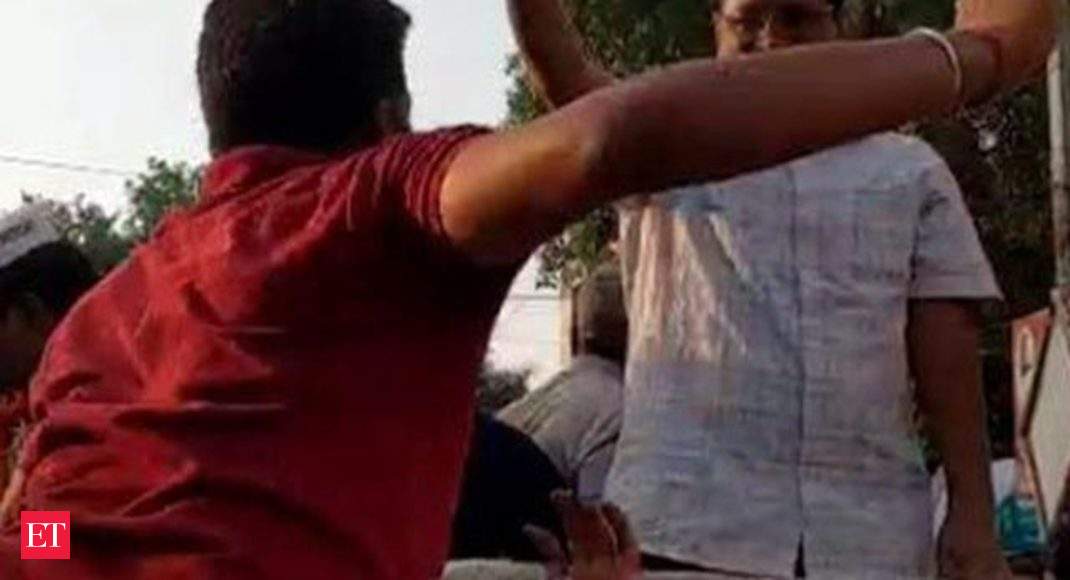 Arvind Kejriwal: Delhi: Arvind Kejriwal slapped during roadshow in Moti  Nagar - The Economic Times Video | ET Now