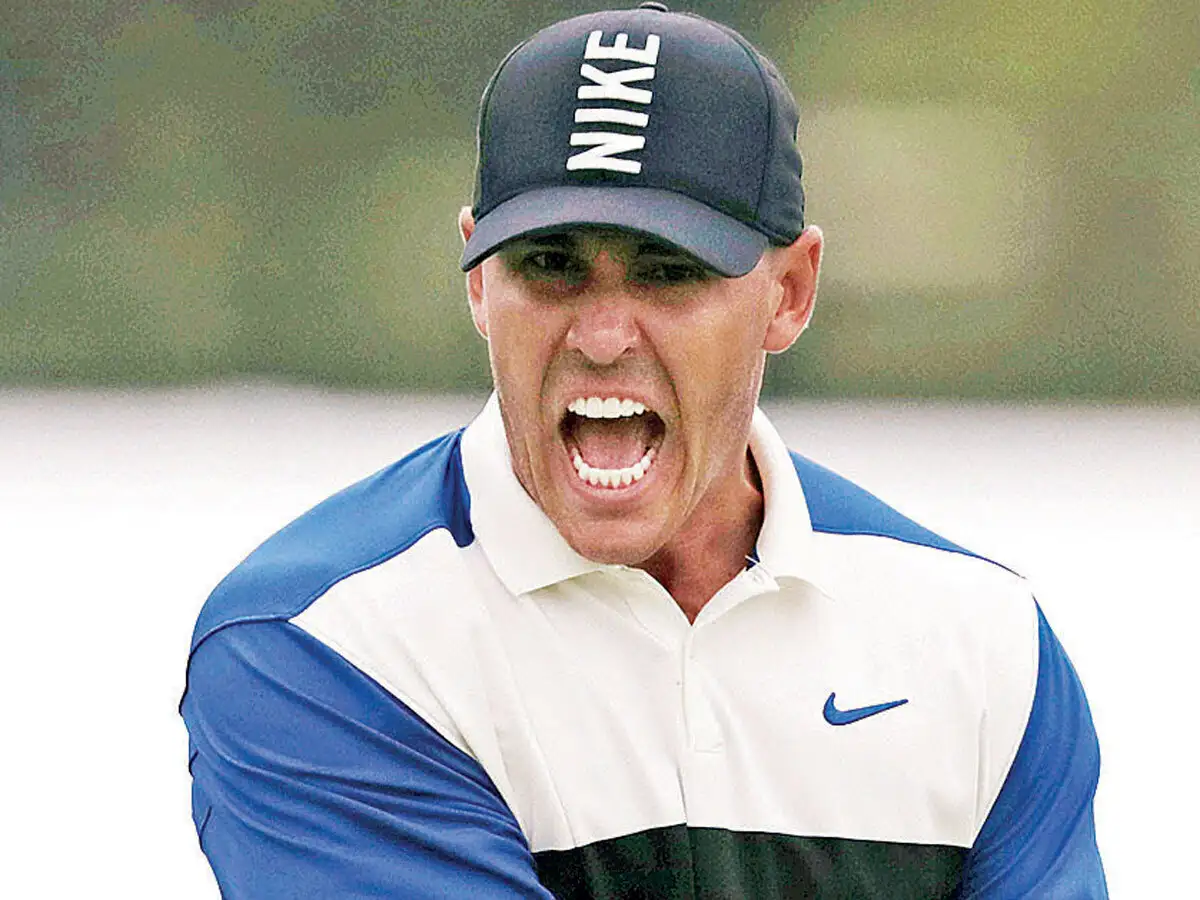 brooks koepka flower hat