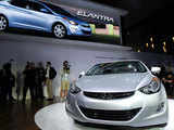 Hyundai unveils 2011 Elantra